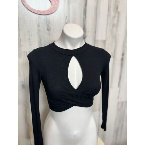 Windsor black crop top - Picture 2 of 8